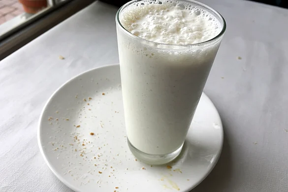 Glass of doi lacchi, sweet yogurt drink